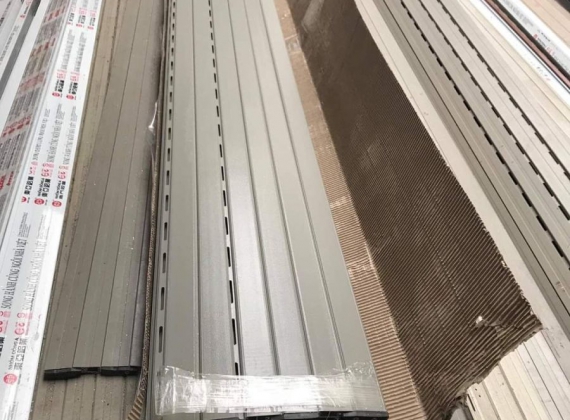 Cửa Cuốn Cũ Bán Được Bao Nhiêu? 6 Yếu Tố Quyết Định Giá